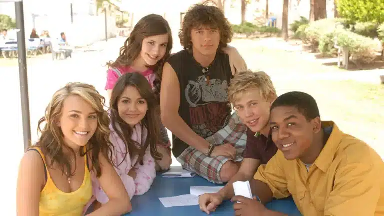 Zoey 101, Elenco principal de la serie de televisión de Nickelodeon ambientada en la Pacific Coast Academy (2005)