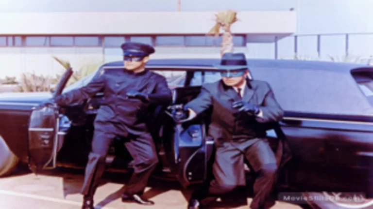 Bruce Lee y Van Williams en El Avispón Verde (1966), serie retro de acción y justicia encubierta