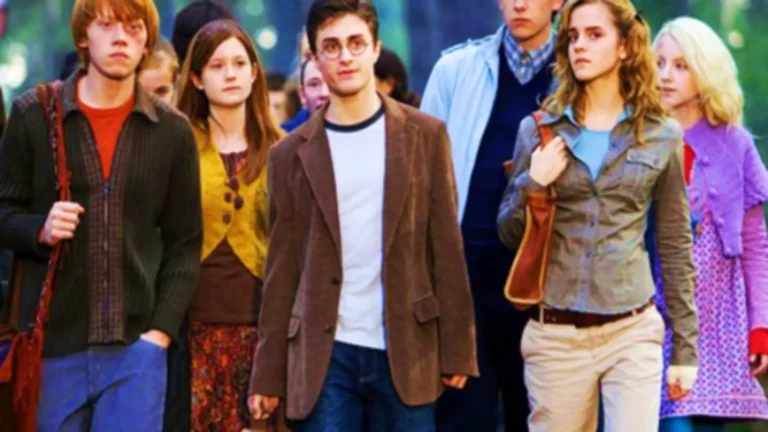 Harry Potter y la Orden del Fénix (2007), película retro de fantasía oscura y rebelión mágica juvenil