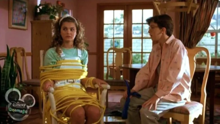 Querida, agrandé al niño (1992), película de comedia familiar con Rick Moranis y un bebé gigante en Las Vegas