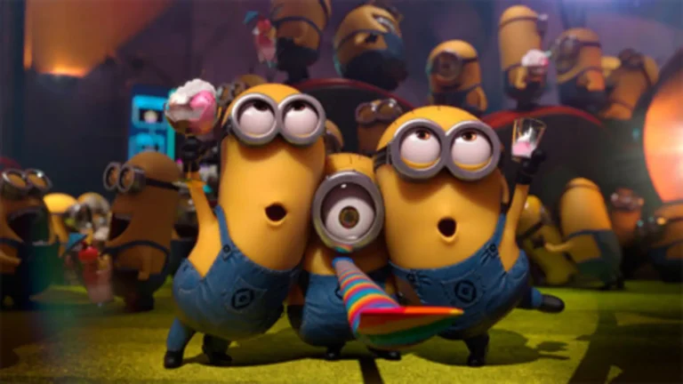 Los Minions (2015), película animada retro de comedia y aventuras en 3D con personajes amarillos inolvidables
