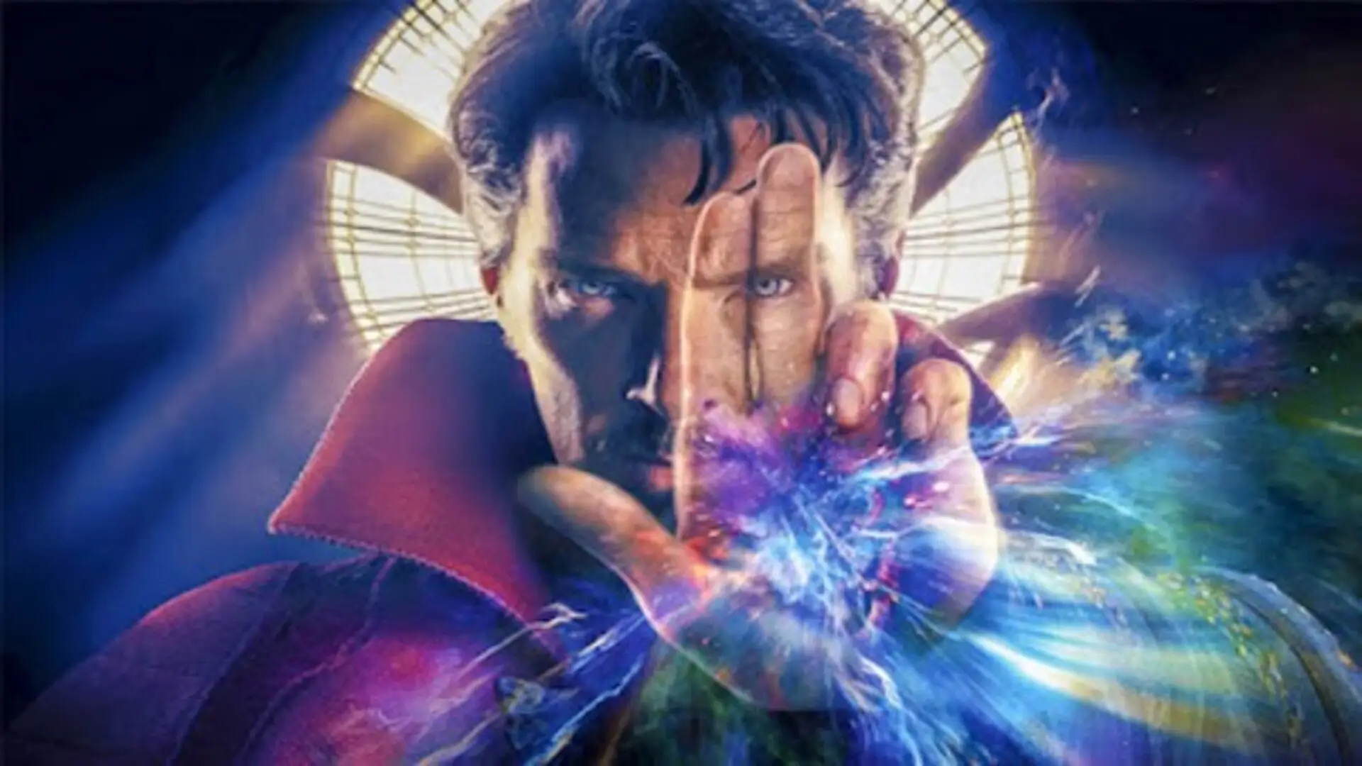 Escena retro de Doctor Strange (2016) con Stephen Strange explorando dimensiones místicas y poderes ocultos