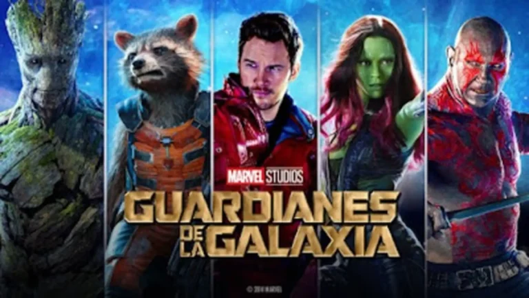 Escena retro de Guardianes de la Galaxia (2014) con aventura espacial y estética setentera