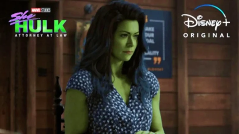 Jennifer Walters como She-Hulk en su despacho, fusionando comedia legal y estética retro Marvel