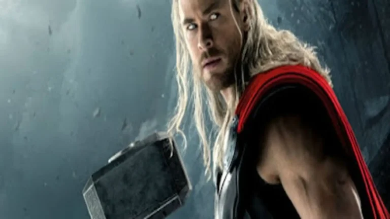 Escena retro de Thor (2011) con estética épica y mitología nórdica en el Universo Marvel