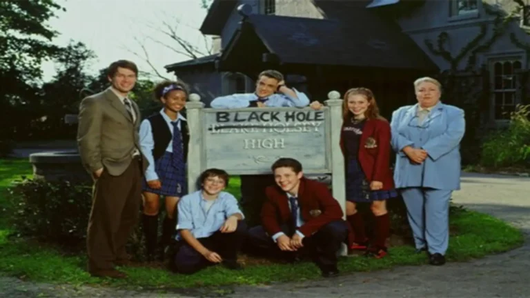 El Colegio del Agujero Negro (2002), serie canadiense de ciencia ficción juvenil y misterio escolar